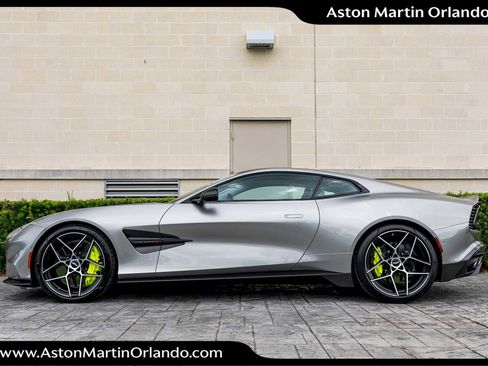 New 2025 Aston Martin Vanquish image 42