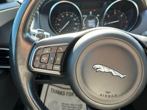 Used 2017 Jaguar XE Prestige image 21