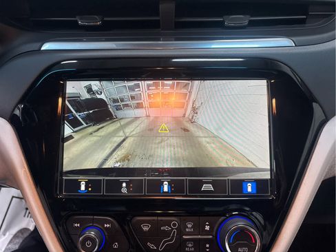 Used 2020 Chevrolet Bolt Premier w/ Infotainment Package image 17