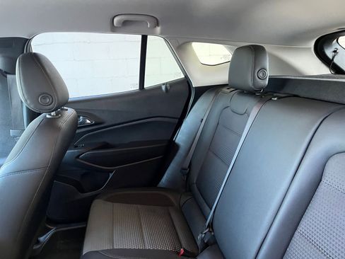 Used 2025 Chevrolet Trax LT w/ LT Convenience Package image 40