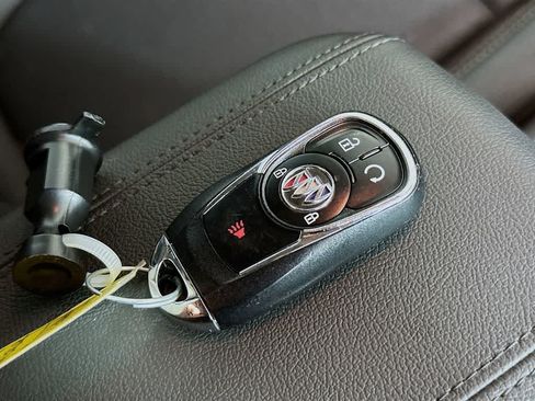 Used 2023 Buick Encore GX Preferred w/ Cold Weather Comfort Package AWD/4WD image 21