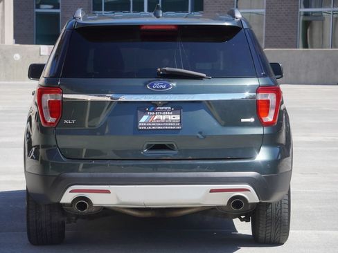Used 2016 Ford Explorer XLT w/ Equipment Group 202A AWD/4WD image 11