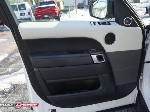 Used 2020 Land Rover Range Rover Sport HSE image 15