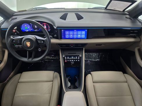 Certified 2025 Porsche Macan Electric image 19