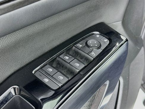 Used 2023 Nissan Pathfinder SL w/ SL Premium Package AWD/4WD image 18