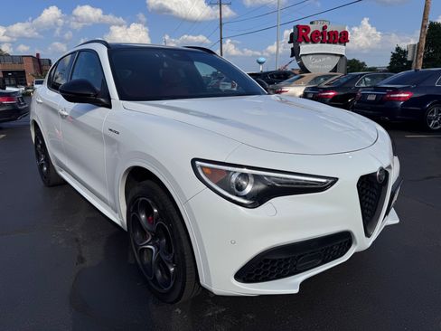 Used 2023 Alfa Romeo Stelvio Veloce AWD/4WD image 35