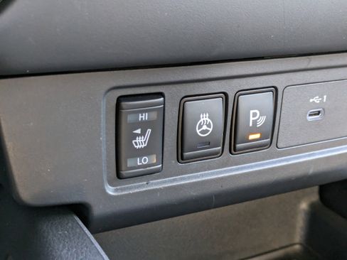 Used 2024 Nissan Frontier SV w/ SV Convenience Package image 30