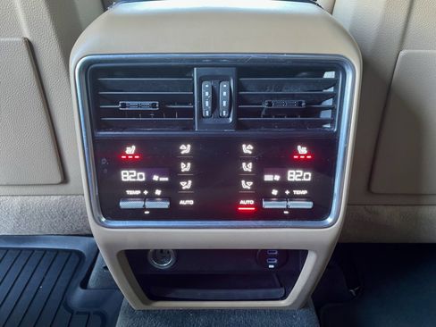 Used 2021 Porsche Cayenne Turbo image 26