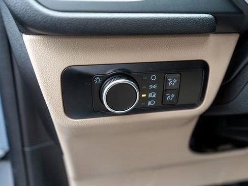 Used 2022 Ford Escape SE w/ Cold Weather Package AWD/4WD image 18