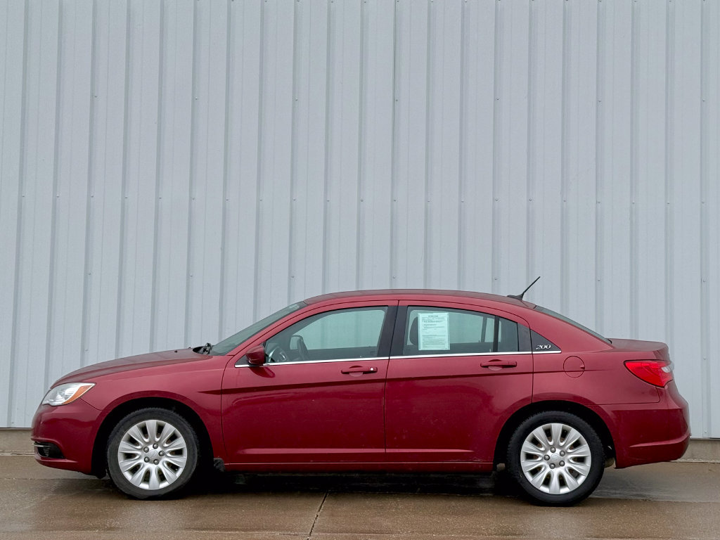Used 2012 Chrysler 200 LX FWD image 3