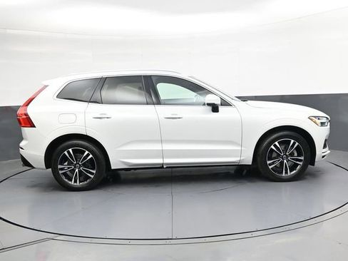 Used 2020 Volvo XC60 T5 Momentum w/ Protection Package image 3