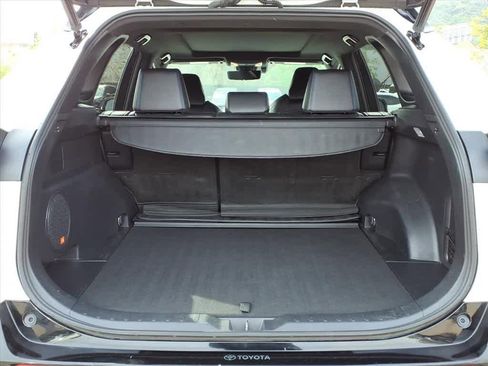 Used 2021 Toyota RAV4 XSE image 6