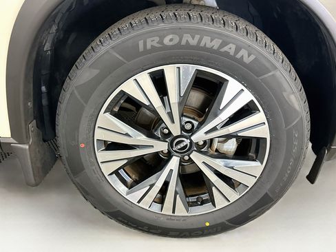 Used 2023 Nissan Rogue SV AWD/4WD image 11