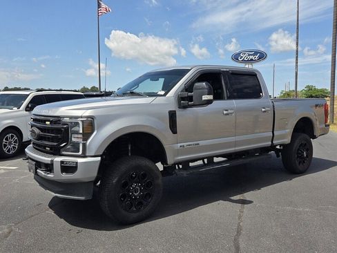 Used 2022 Ford F250 Lariat w/ Black Appearance Package AWD/4WD image 3