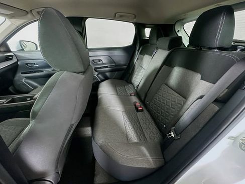 Used 2025 Nissan Kicks SV AWD/4WD image 28
