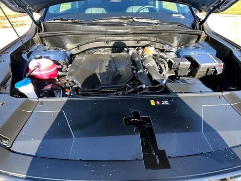 Used 2025 Kia Sorento SX image 9