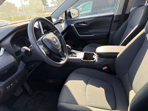 Used 2025 Toyota RAV4 XLE FWD image 2