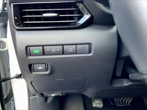 Used 2023 Nissan Sentra SV image 32