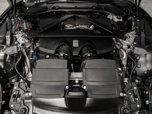 Used 2025 Aston Martin DB12 Convertible RWD image 11
