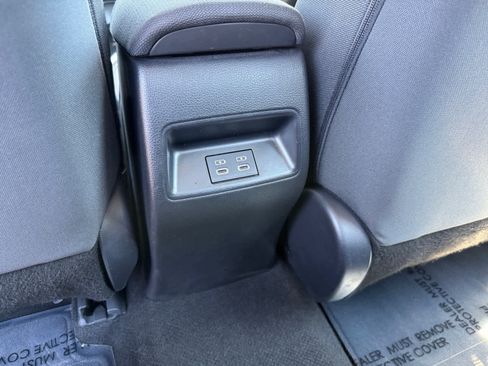 Used 2025 Toyota Corolla LE FWD image 16