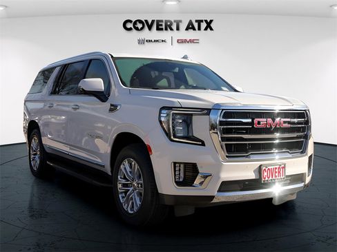 Used 2021 GMC Yukon XL SLT w/ SLT Premium Package image 9