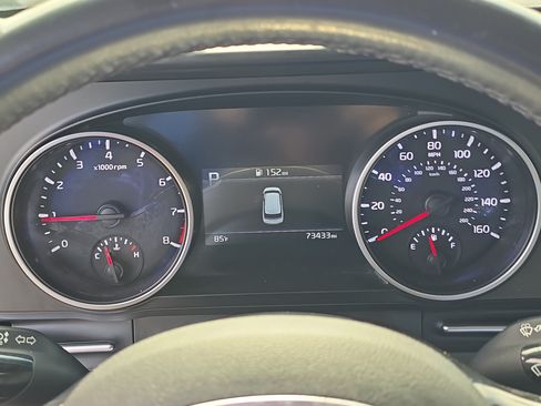 Used 2023 Kia Carnival LX FWD image 33