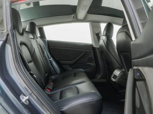 Used 2022 Tesla Model 3 Long Range image 37