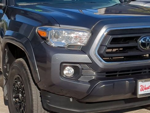 Used 2021 Toyota Tacoma SR5 w/ Blackout Package (TMS) image 10