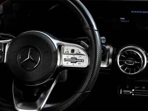 Used 2023 Mercedes-Benz EQB 300 4MATIC image 16