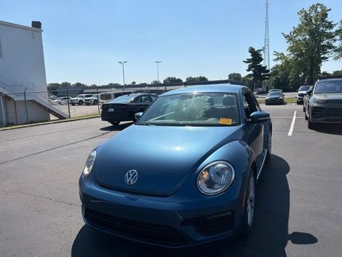 Used 2019 Volkswagen Beetle 2.0T S FWD image 4