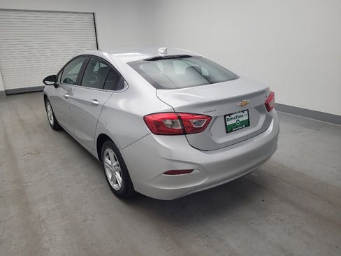 Used 2018 Chevrolet Cruze LT w/ Convenience Package FWD image 5