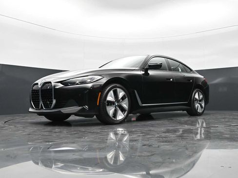 Certified 2023 BMW i4 eDrive35 RWD image 24
