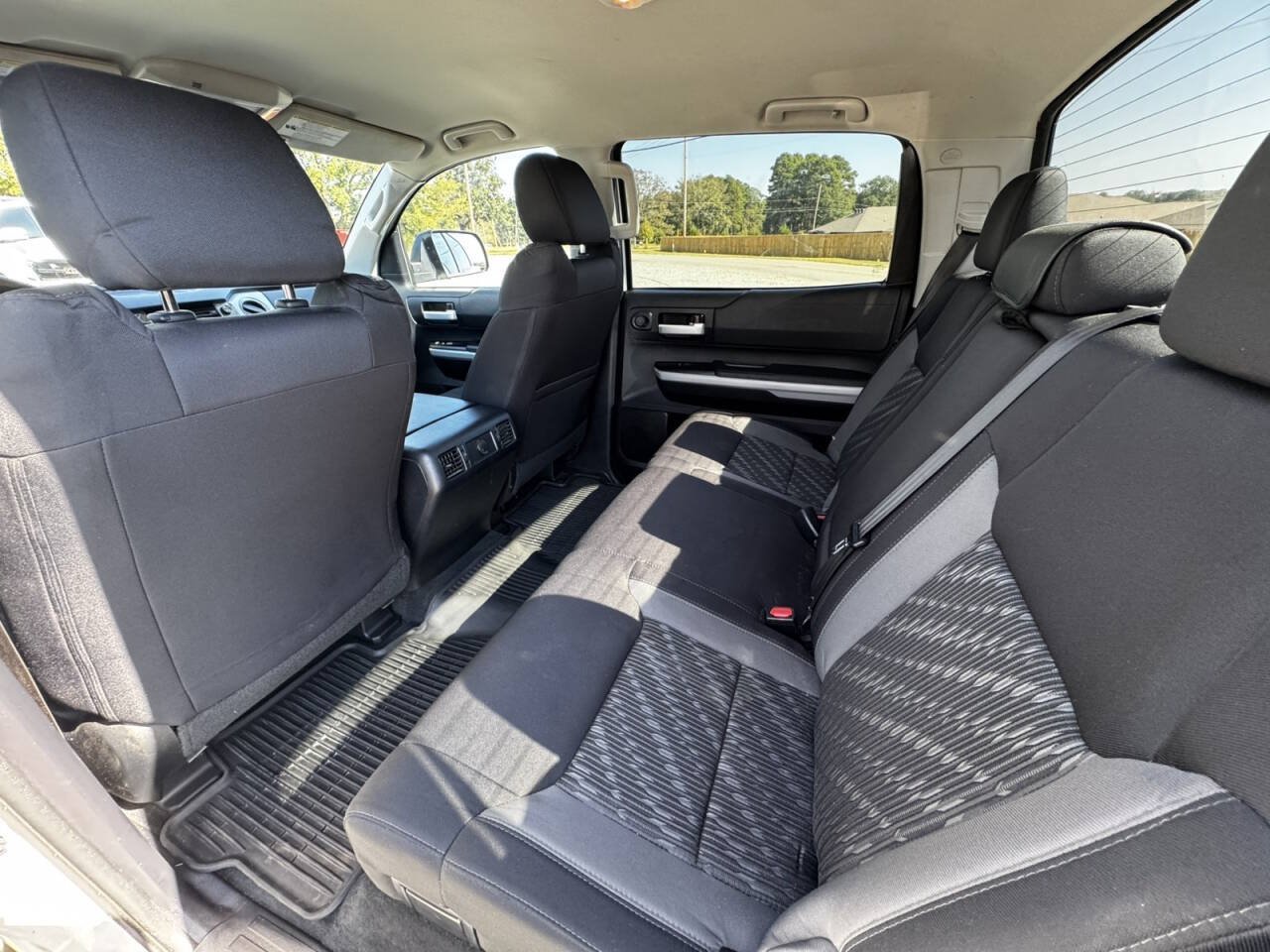 Used 2019 Toyota Tundra SR5 w/ SR5 Upgrade Package AWD/4WD image 11