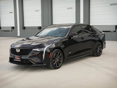 Used 2020 Cadillac CT4 V w/ Climate Package image 4