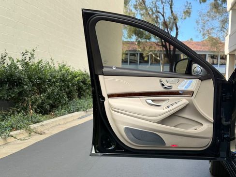 Used 2015 Mercedes-Benz S 550 Sedan image 16