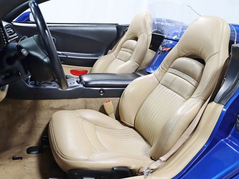 Used 2002 Chevrolet Corvette Convertible w/ Preferred Equipment Group2 image 21