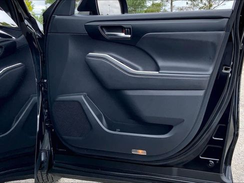 Used 2022 Toyota Highlander XSE image 22