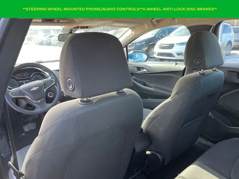 Used 2017 Chevrolet Cruze LT w/ Convenience Package image 6
