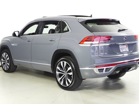Certified 2022 Volkswagen Atlas Cross Sport SEL Premium R-Line AWD/4WD image 9