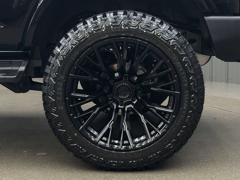 Used 2025 Ford Bronco Outer Banks AWD/4WD image 12
