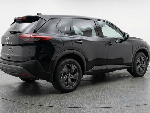 Used 2025 Nissan Rogue SV image 9