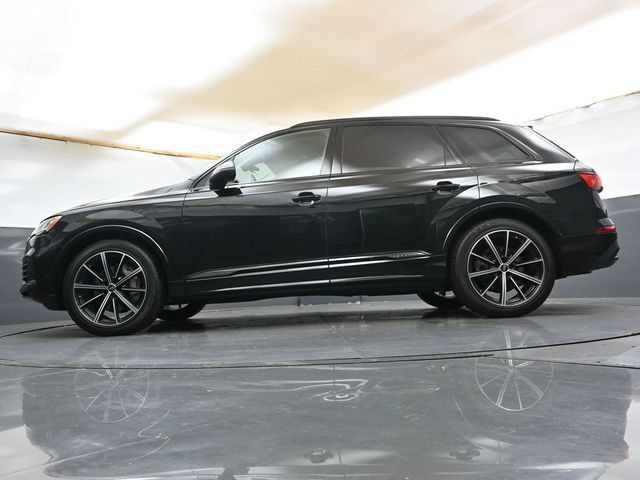 Used 2023 Audi Q7 3.0T Prestige w/ Prestige Package AWD/4WD image 32