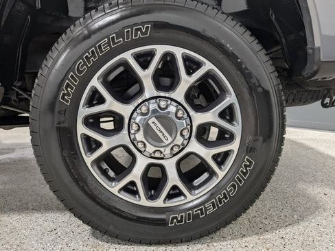 Used 2022 Ford F250 Lariat w/ Lariat Ultimate Package image 12