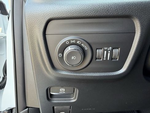 New 2025 Jeep Grand Cherokee L Overland image 23