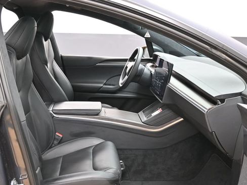 Used 2024 Tesla Model X AWD/4WD image 39