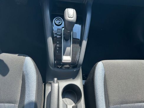 Used 2025 Nissan Versa SV FWD image 36