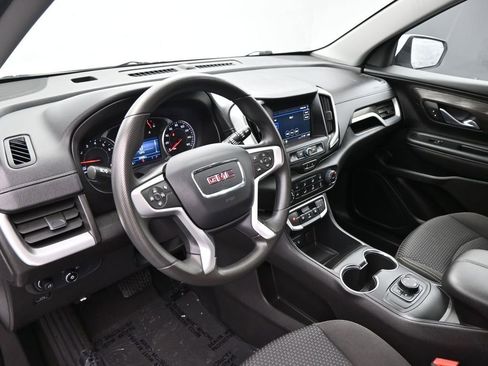 Used 2024 GMC Terrain SLE image 11