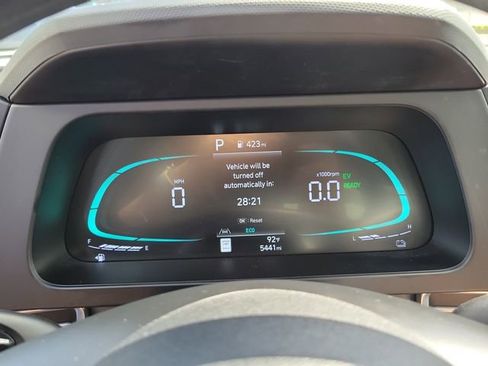 Used 2025 Hyundai Elantra Blue image 7