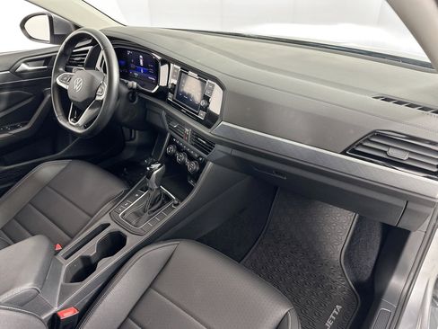 Used 2022 Volkswagen Jetta SE image 27