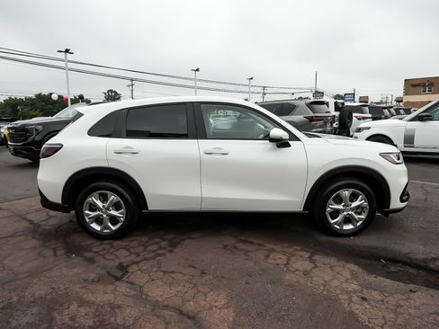 Used 2023 Honda HR-V LX image 6